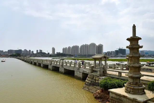 Luoyang Bridge · 洛阳桥