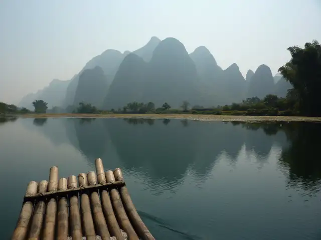 Yulong River rafting · 遇龙河漂流