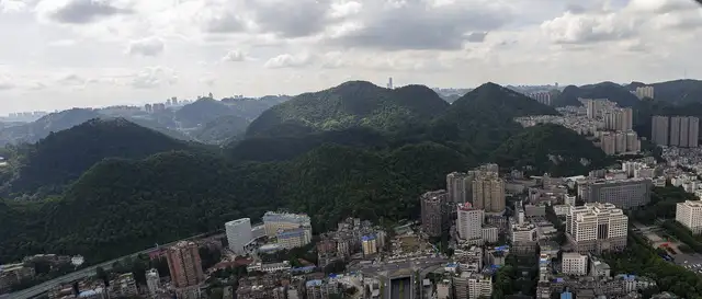 Qianling Park · 黔灵山公园