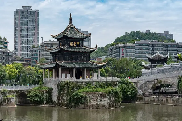 Jiaxiu Tower · 甲秀楼