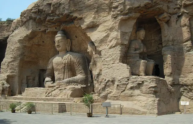 Yungang Grottoes · 云冈石窟