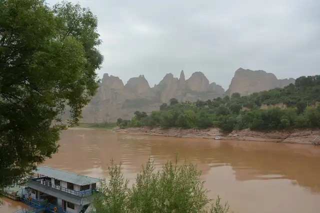 Bingling Temple Grottoes · 炳灵寺石窟