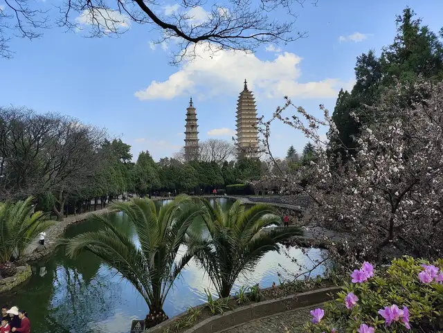 Three Pagodas · 崇圣寺三塔