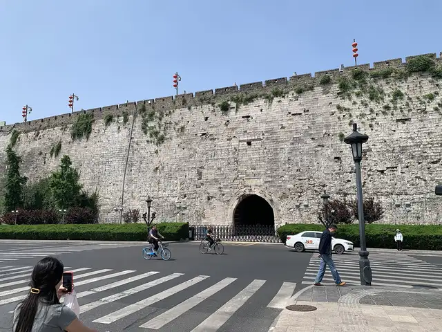 City Wall at Zhonghua Gate · 中华门城墙