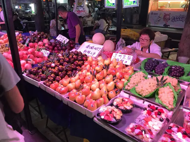 Zhengning Road Night Market · 正宁路夜市
