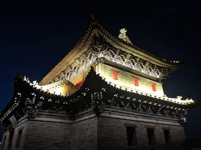 City wall and Nine Dragon Screen · 大同城墙·九龙壁