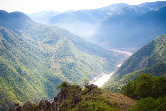Tiger Leaping Gorge · 虎跳峡