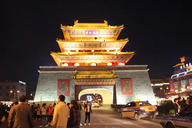 Gulou Night Market · 鼓楼夜市