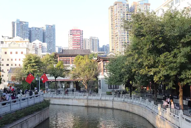 Yongqing Fang and Enning Road · 永庆坊·恩宁路