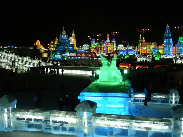 Ice and Snow World · 冰雪大世界