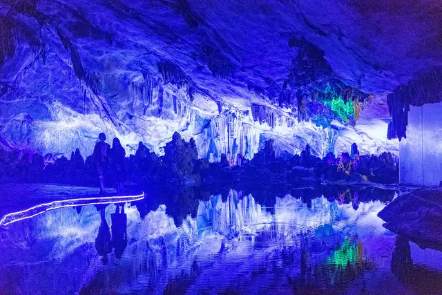 Reed Flute Cave · 芦笛岩