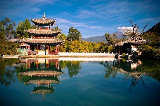 Black Dragon Pool · 黑龙潭