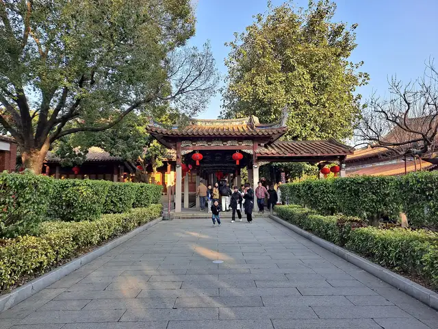West Street · 西街