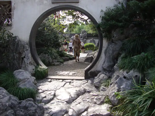 Yu Garden and the old town · 豫园