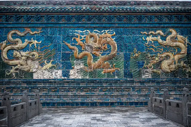 City wall and Nine Dragon Screen · 大同城墙·九龙壁