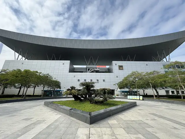 The Shenzhen Museum wing on the Civic Center plaza