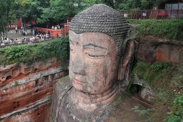 Leshan Giant Buddha · 乐山大佛