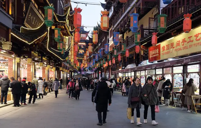 Yu Garden and the old town · 豫园