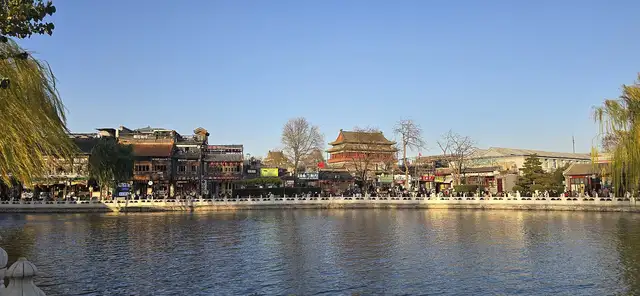 Houhai and the hutongs · 后海