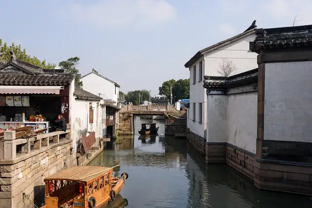 Suzhou · 苏州