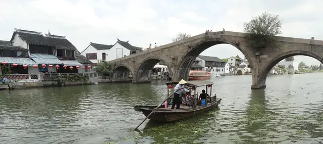 Zhujiajiao water town · 朱家角