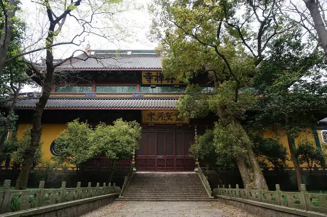 Lingyin Temple · 灵隐寺
