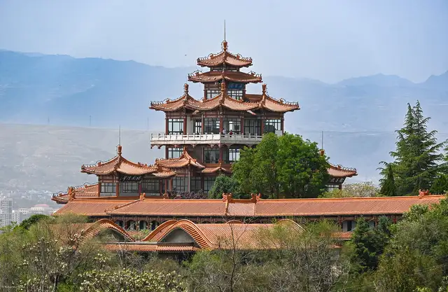 Baita Hill · 白塔山