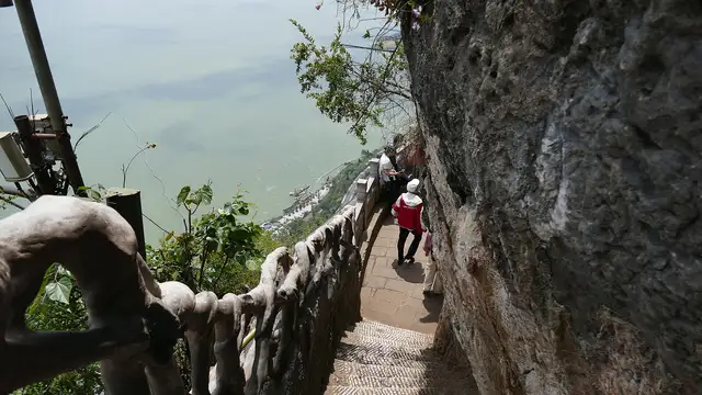 Western Hills and the Dragon Gate · 西山龙门