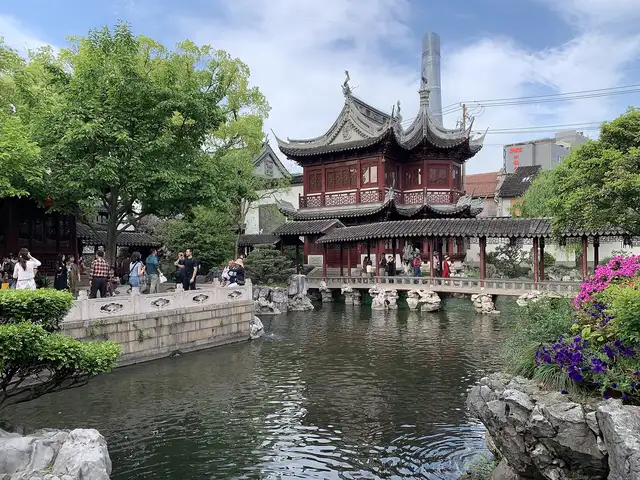 Yu Garden and the old town · 豫园