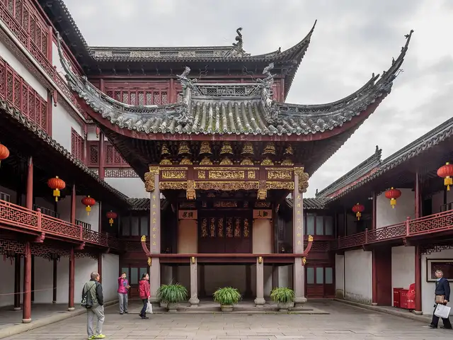 Yu Garden and the old town · 豫园