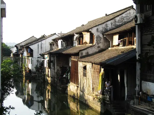 Cangqiao Straight Street · 仓桥直街
