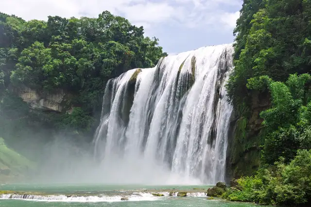 Huangguoshu Waterfall · 黄果树瀑布